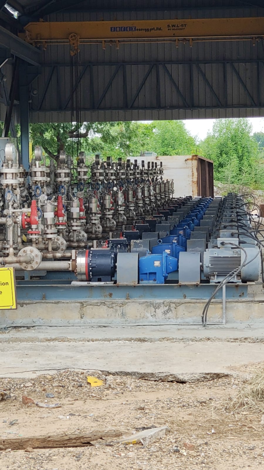 Dual multi-stage process pump skid unit with flanged steel piping manifolds